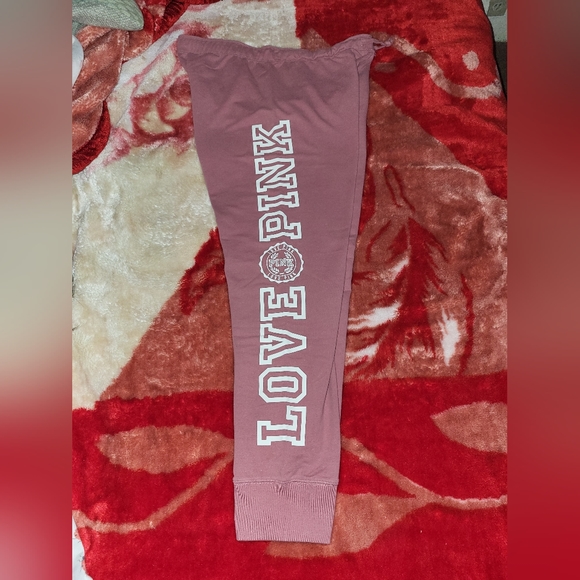 Vs pink skinny joggers, size large. - Picture 10 of 15